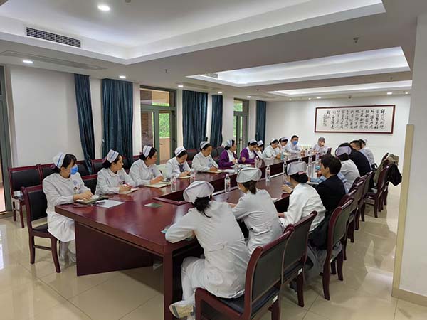 安全筑基 服务为本 无缝衔接 护航康复——护理部组织召开护工安全管理与质量提升专题会