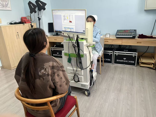 北京康复医院走进石景山公安分局开展警察节健康义诊活动 